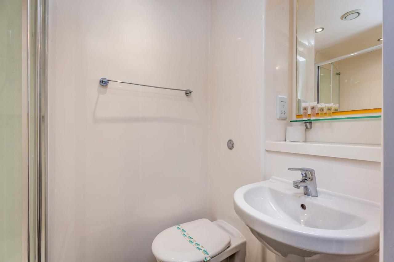 Ensuite Room With Shared Kitchen, Close To Centre Линкълн Екстериор снимка