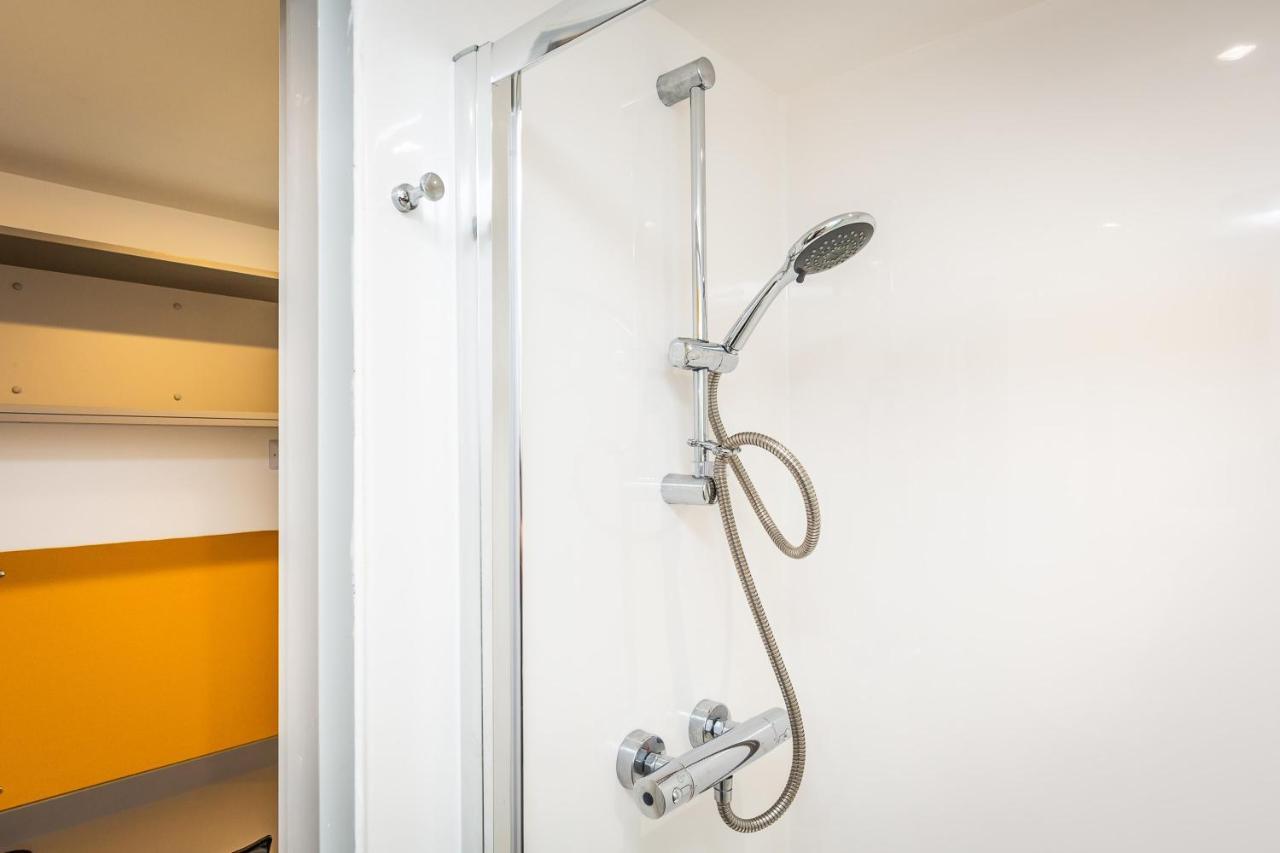 Ensuite Room With Shared Kitchen, Close To Centre Линкълн Екстериор снимка